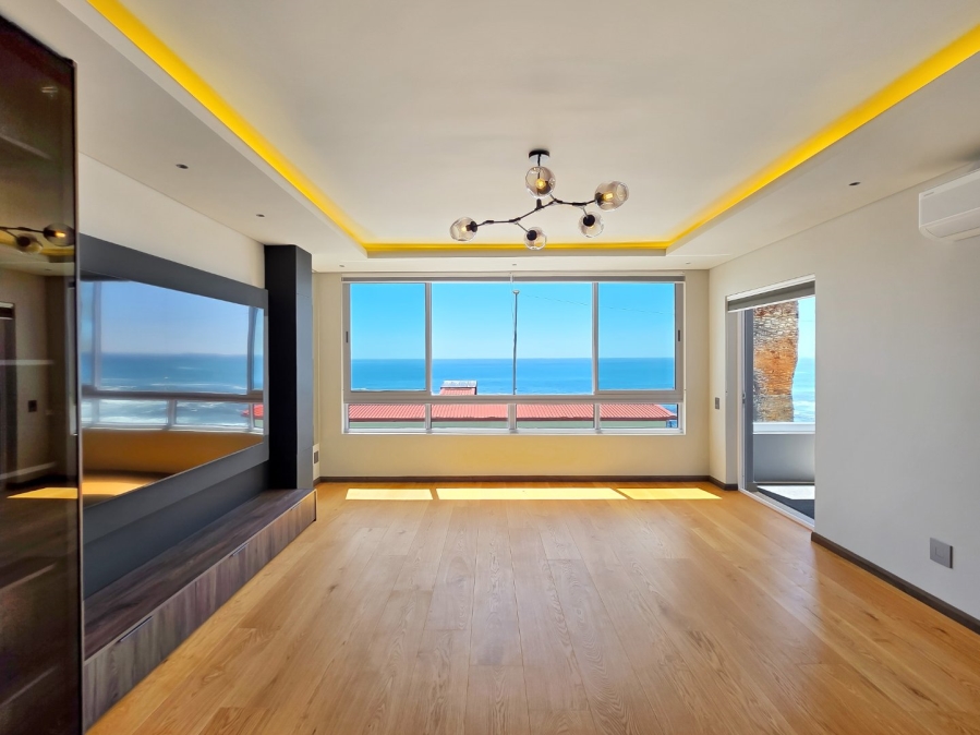 2 Bedroom Property for Sale in Sea Point Western Cape